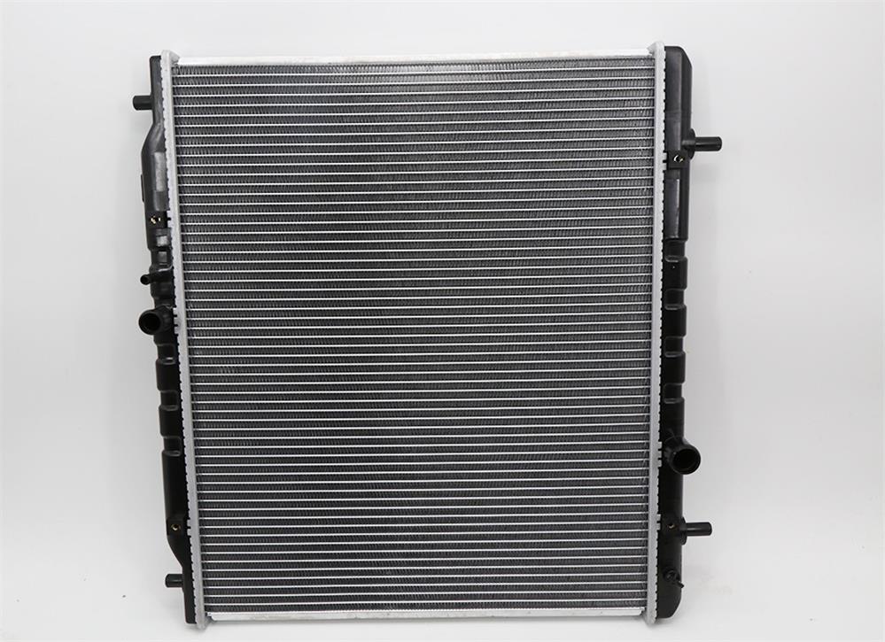 1301110FA01 Dongfeng Auto Fencon GLORY 330 1,5 Aluminiumkühler des Wassertanks